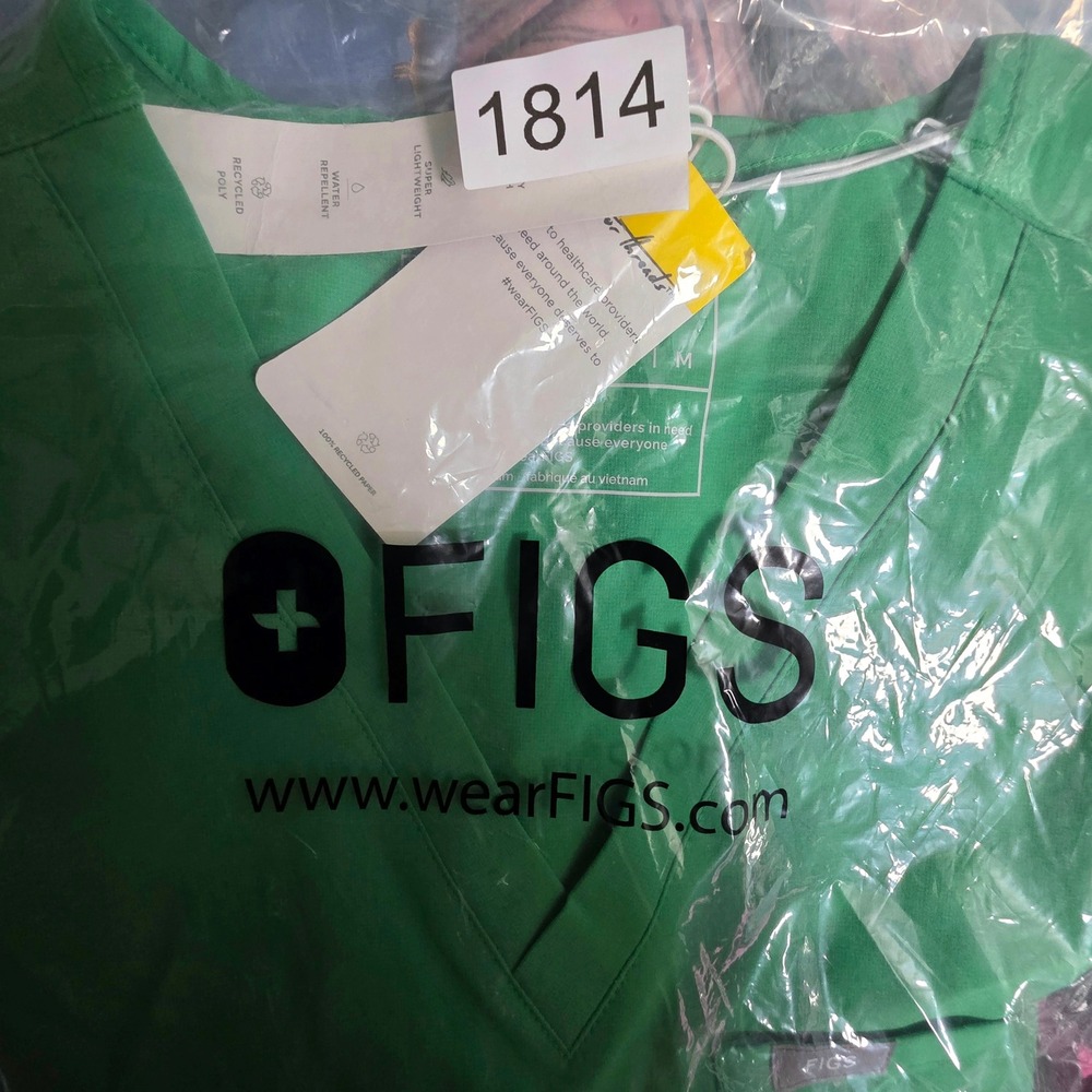 FIGS Catarina Fionlite One-Pocket Scrub Top Green W21SW1025 Medium NWT - Picture 6 of 6